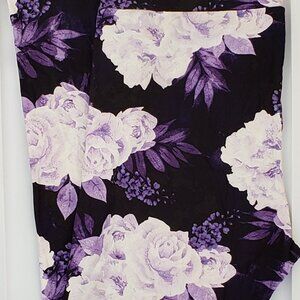 TC2 LuLaRoe Tall & Curvy2 Leggings Cute White Purple Roses on Black NWT N99